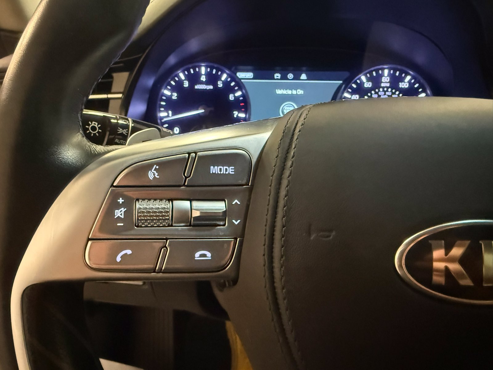 Used 2020 Kia K900 Luxury AWD/4WD image 32