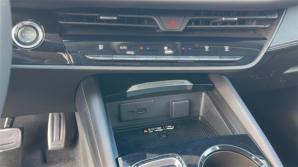 Used 2025 Buick Envision Sport Touring image 19