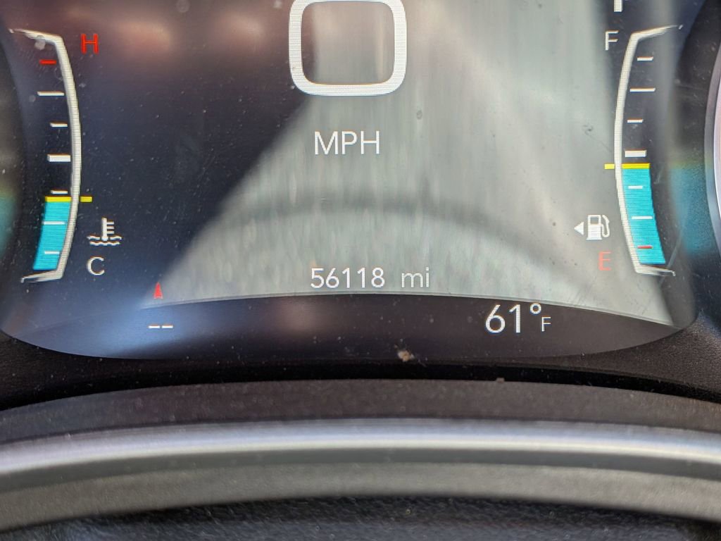 Used 2023 Chrysler Pacifica Touring-L FWD image 11