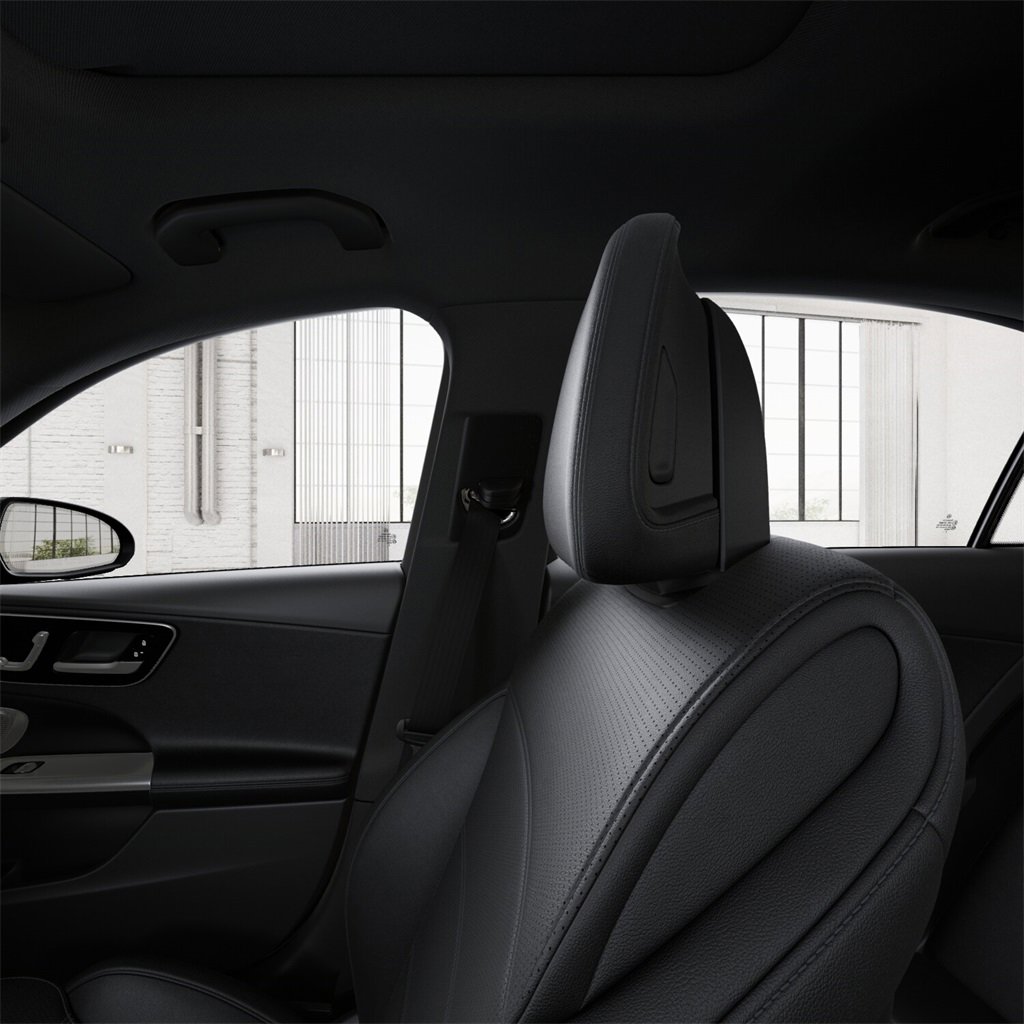 Used 2025 Mercedes-Benz C 300 Sedan image 45