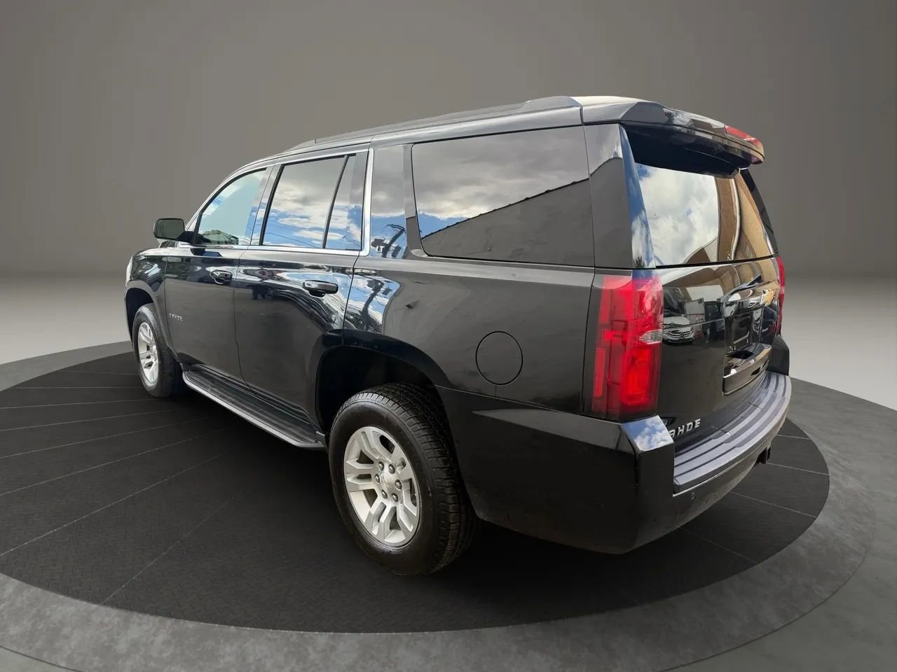 Used 2017 Chevrolet Tahoe LT image 7