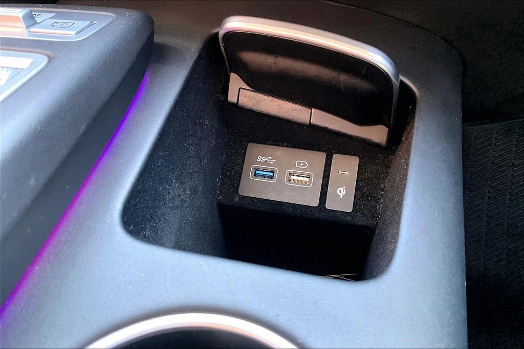 Used 2023 Genesis GV70 2.5T w/ Advanced Package image 33