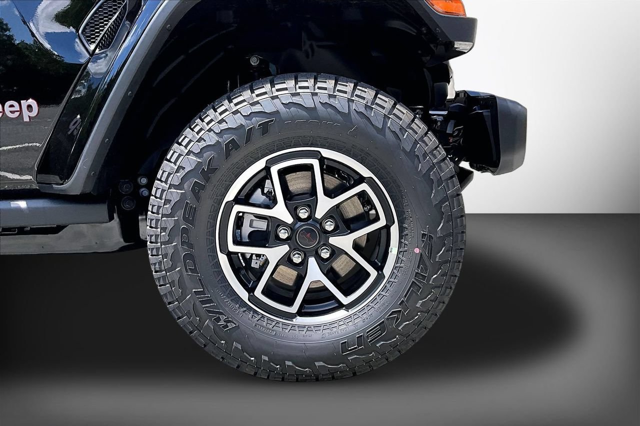 New 2026 Jeep Gladiator Rubicon w/ Steel Power Dome Hood Package AWD/4WD image 29