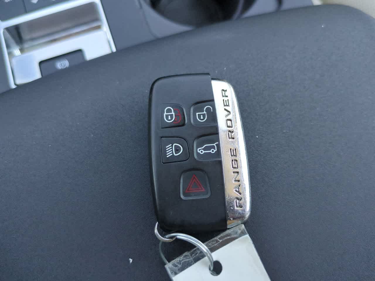 Used 2017 Land Rover Discovery SE AWD/4WD image 28