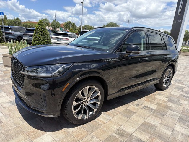 New 2026 Lincoln Aviator 2WD w/ Jet Appearance Package image 5