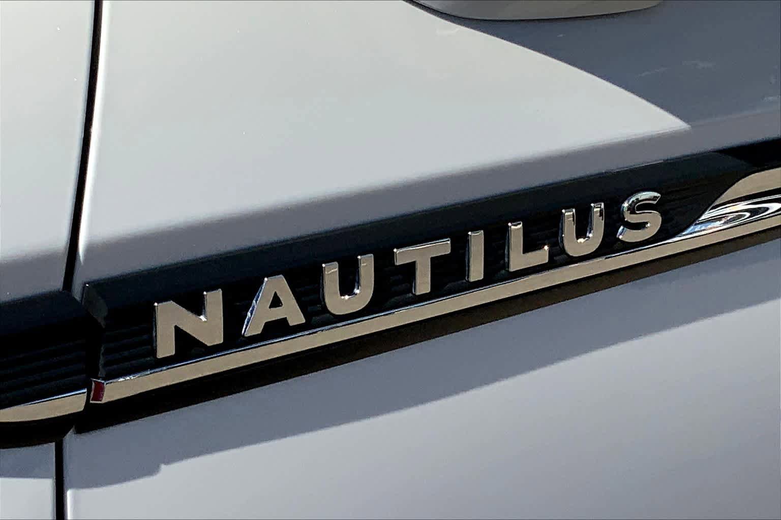 Used 2022 Lincoln Nautilus Reserve FWD image 31