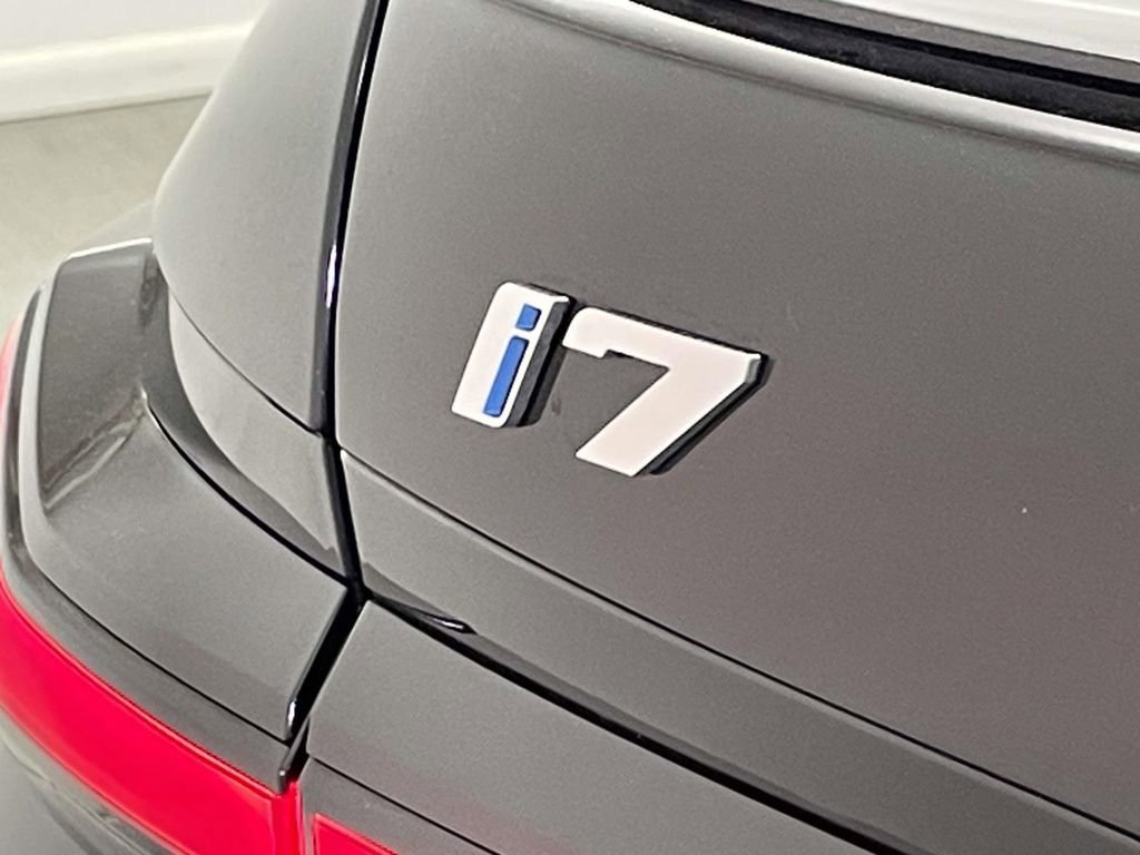 New 2026 BMW i7 xDrive60 AWD/4WD image 11
