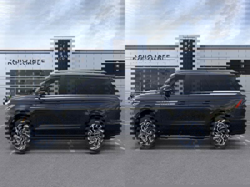 New 2026 Lincoln Navigator L Reserve image 3