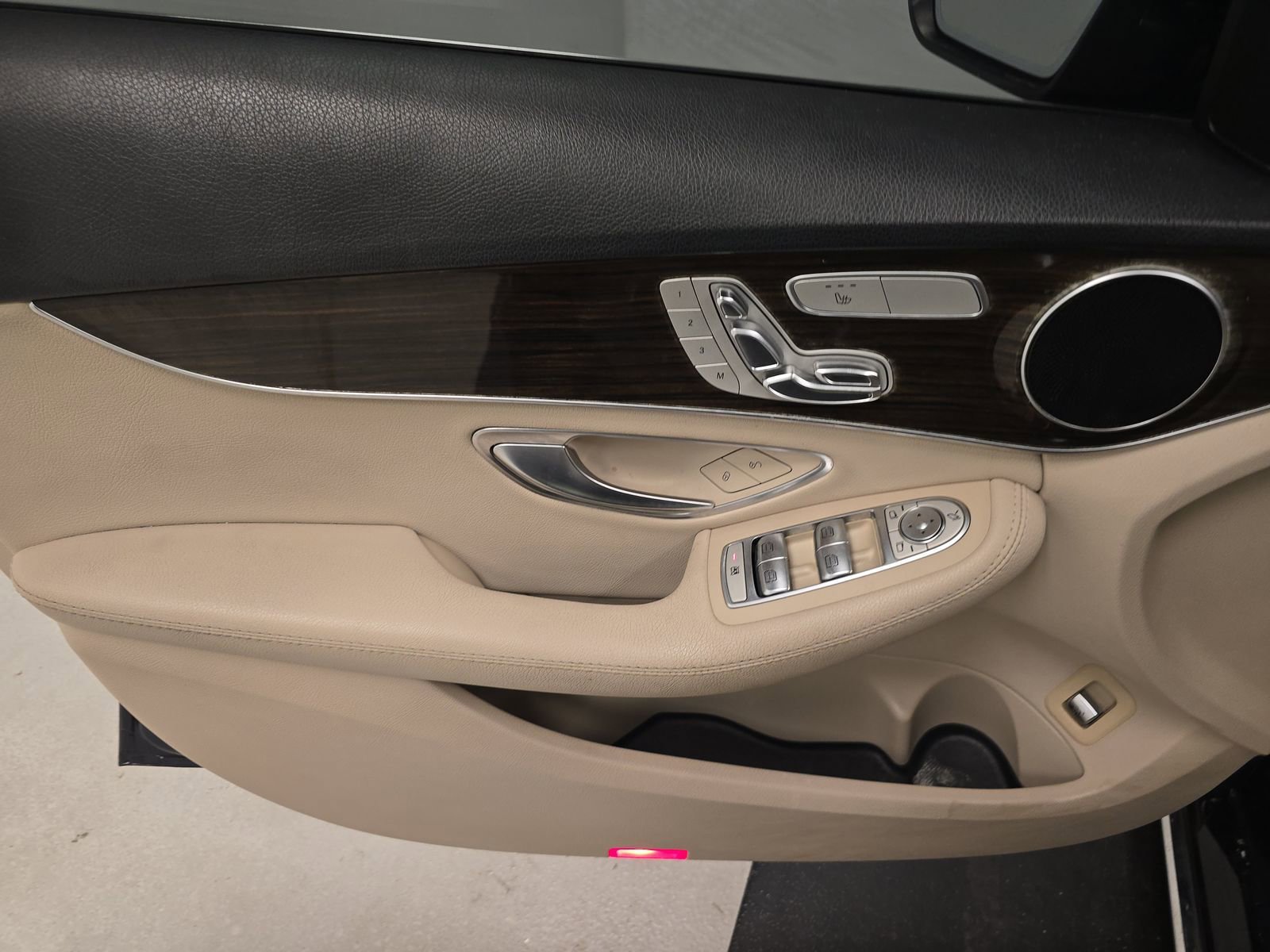 Used 2018 Mercedes-Benz C 300 Sedan w/ Premium Package image 16