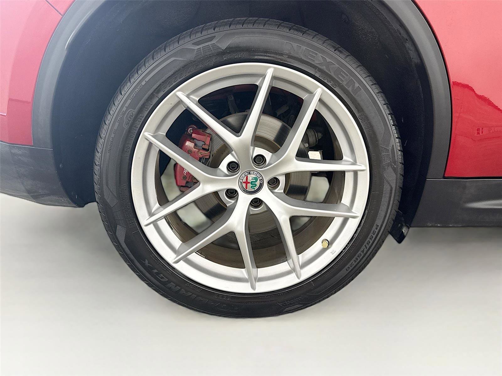 Used 2019 Alfa Romeo Stelvio Ti Sport w/ Quick Order Package 22S Sport AWD/4WD image 38