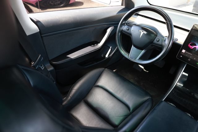 Used 2019 Tesla Model 3 Standard Range RWD image 23