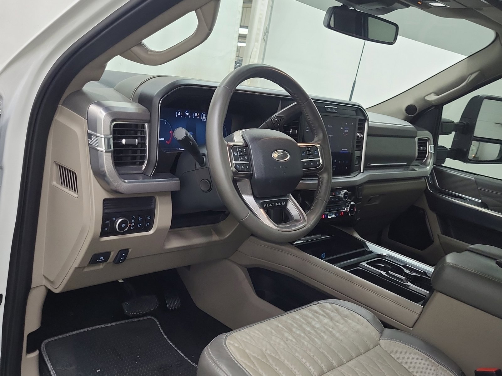 Used 2025 Ford F450 Platinum w/ Platinum Plus Package AWD/4WD image 11