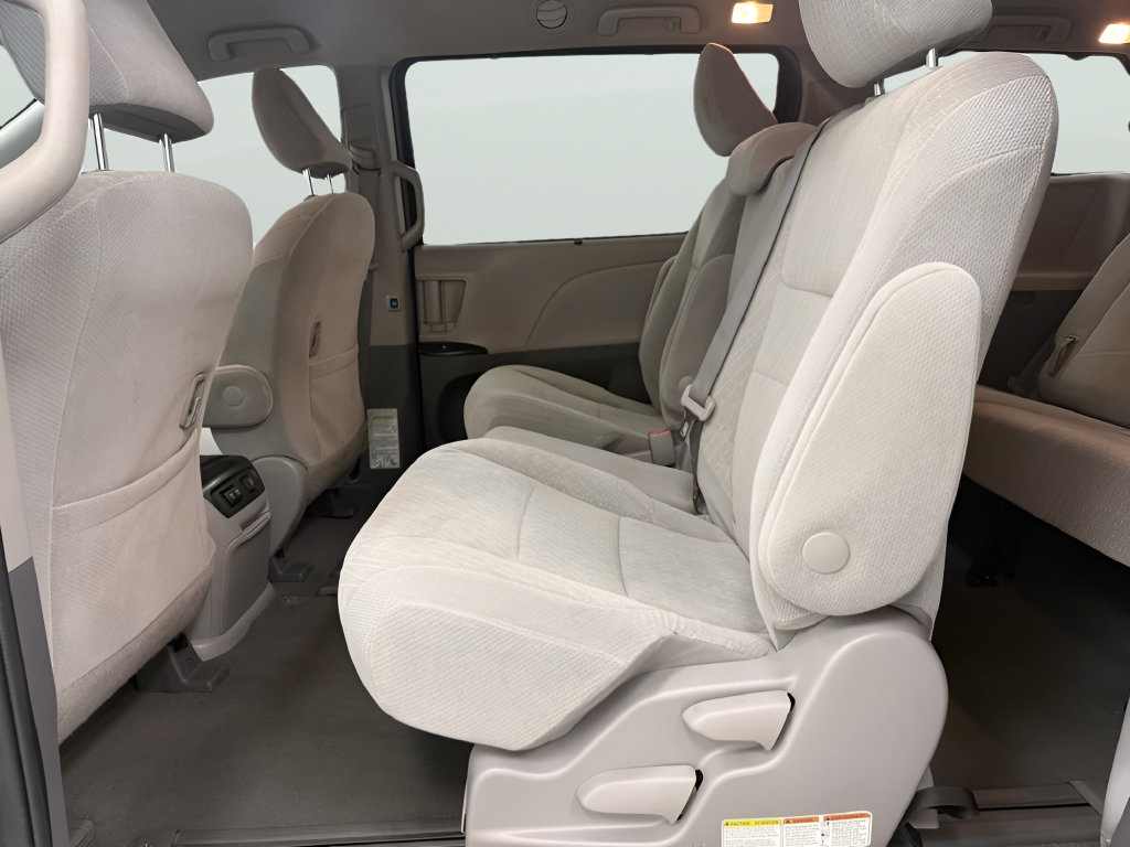 Used 2020 Toyota Sienna LE FWD image 15