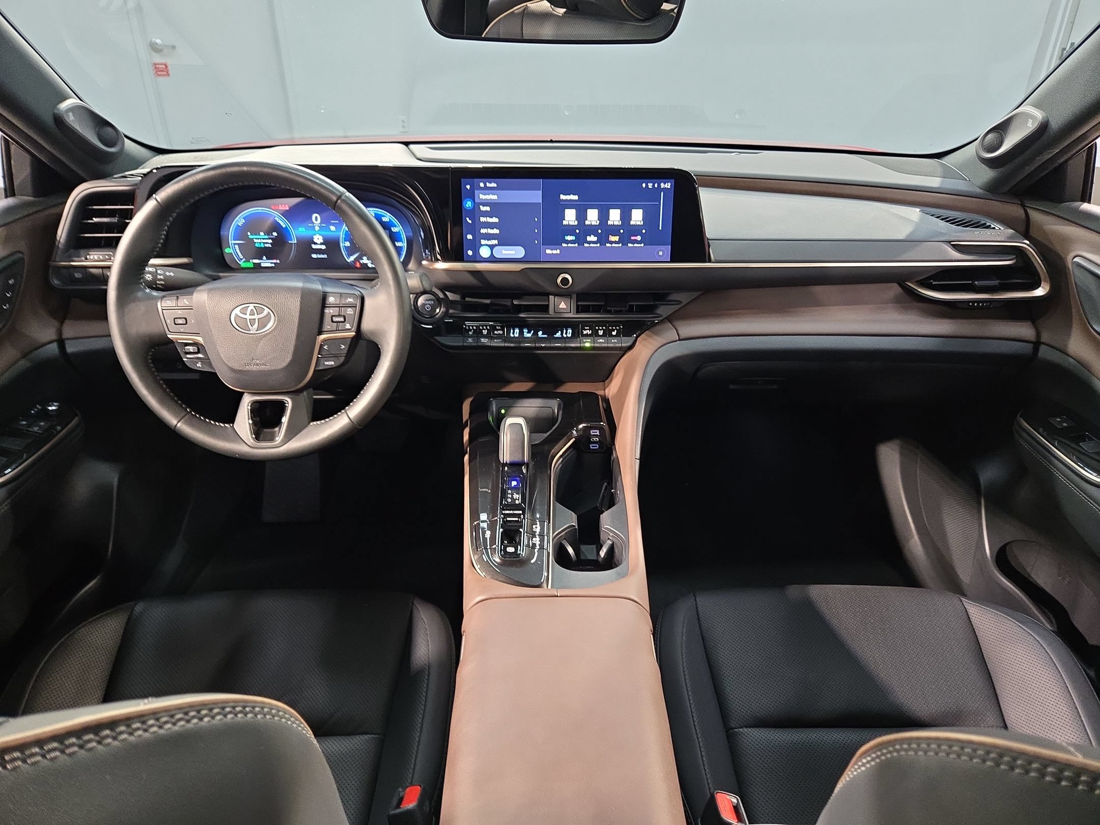 Certified 2024 Toyota Crown AWD/4WD image 10