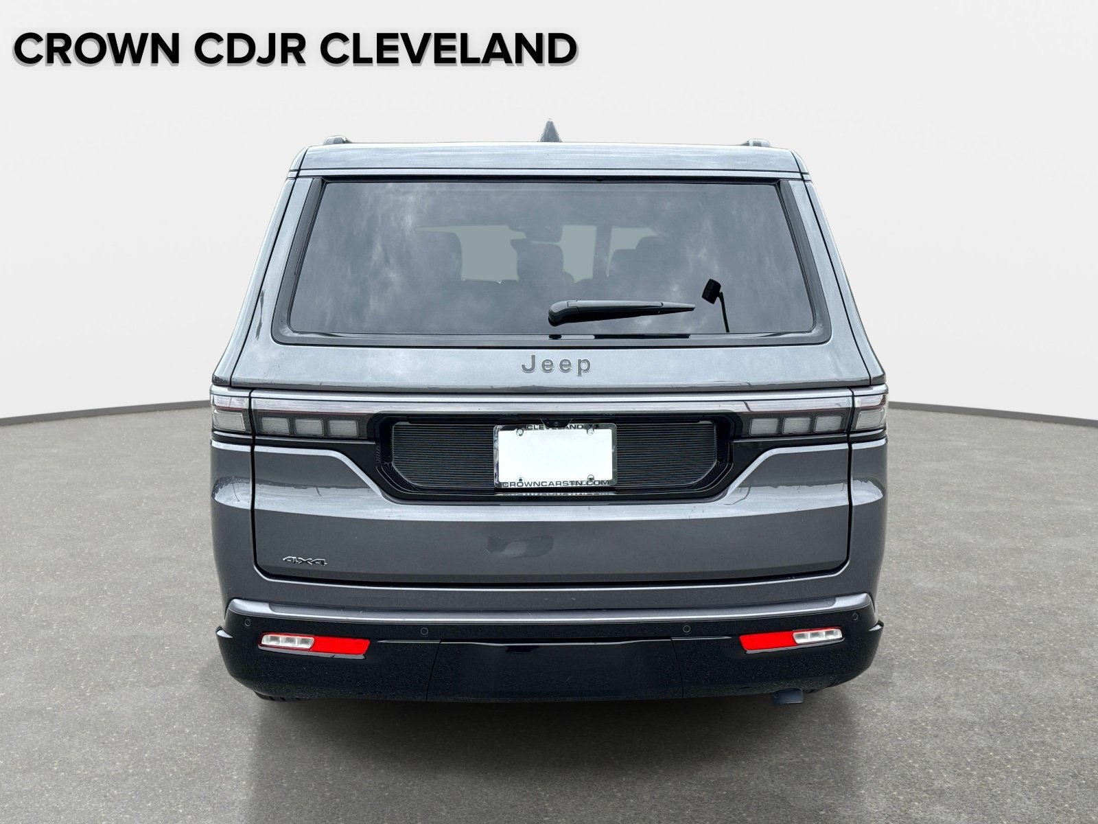 Used 2026 Jeep Grand Wagoneer L Limited w/ 8-Passenger Seating Package AWD/4WD image 6