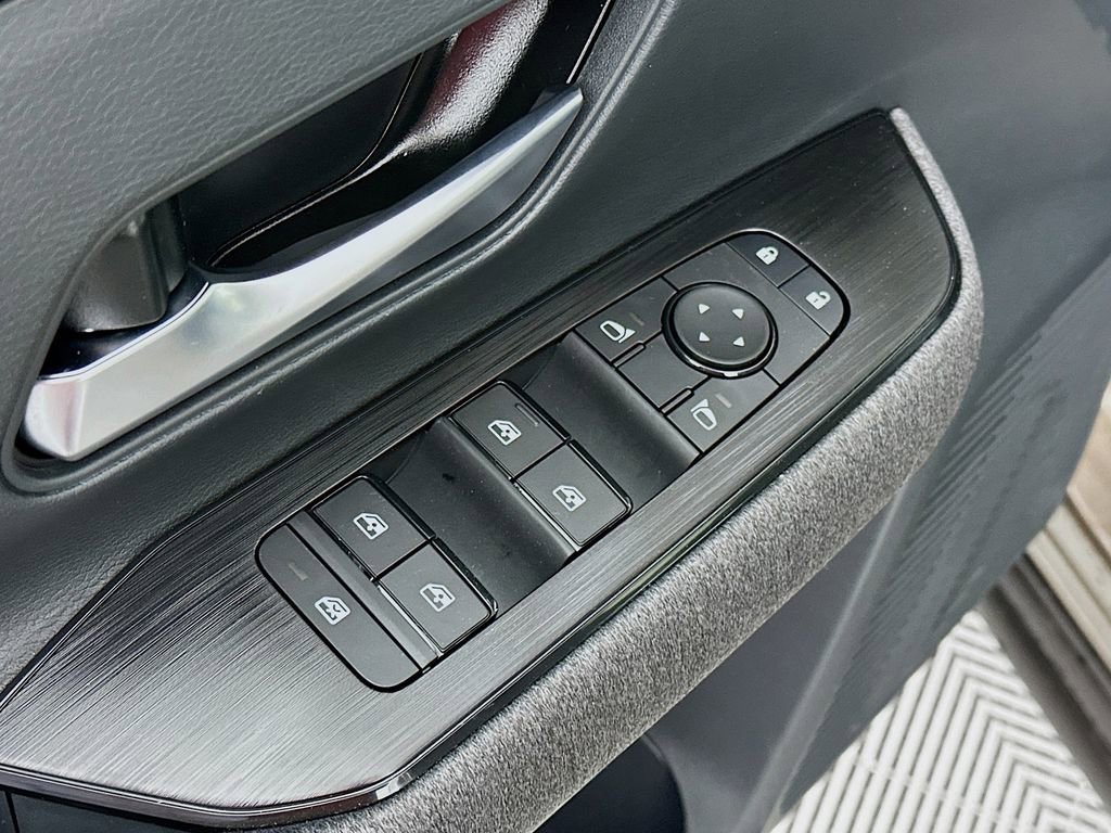 New 2026 Nissan Kicks SV w/ SV Premium Package image 23