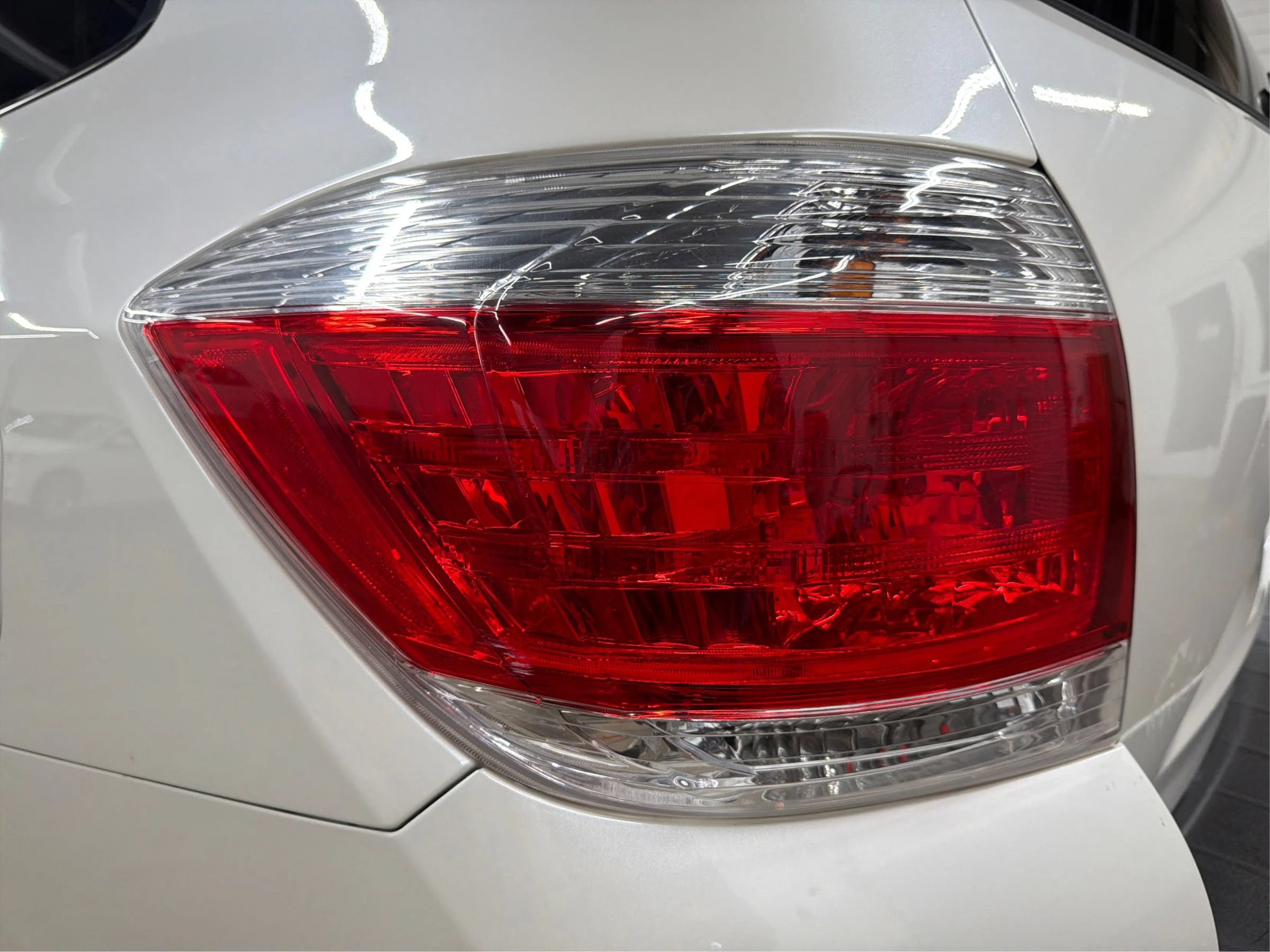 Used 2011 Toyota Highlander Limited w/ Tow Pkg FWD image 46