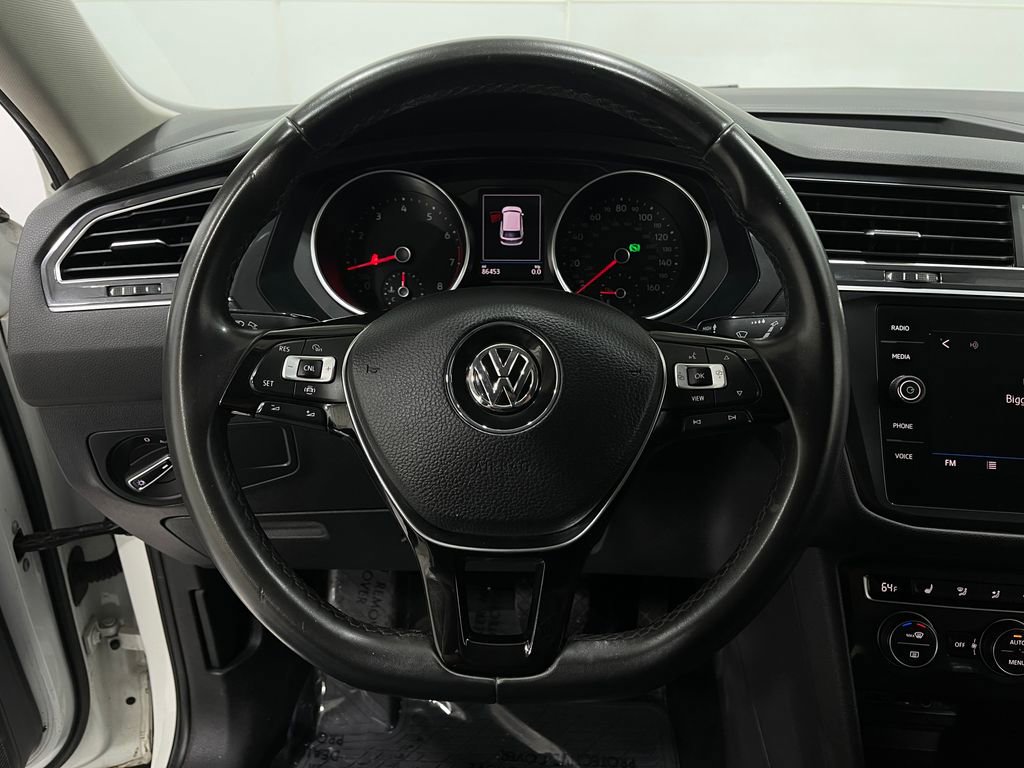 Used 2020 Volkswagen Tiguan SEL image 20