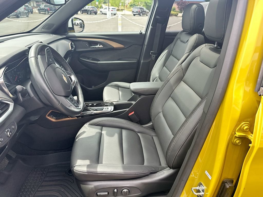 Used 2023 Chevrolet TrailBlazer ACTIV w/ Sun and Liftgate Package AWD/4WD image 8