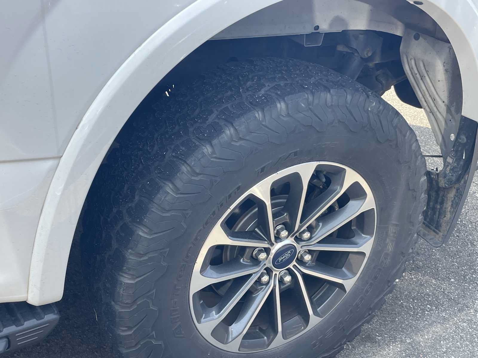 Used 2019 Ford F150 XLT w/ Equipment Group 302A Luxury AWD/4WD image 12