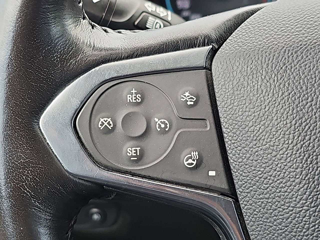 Used 2020 Chevrolet Traverse LT FWD image 23
