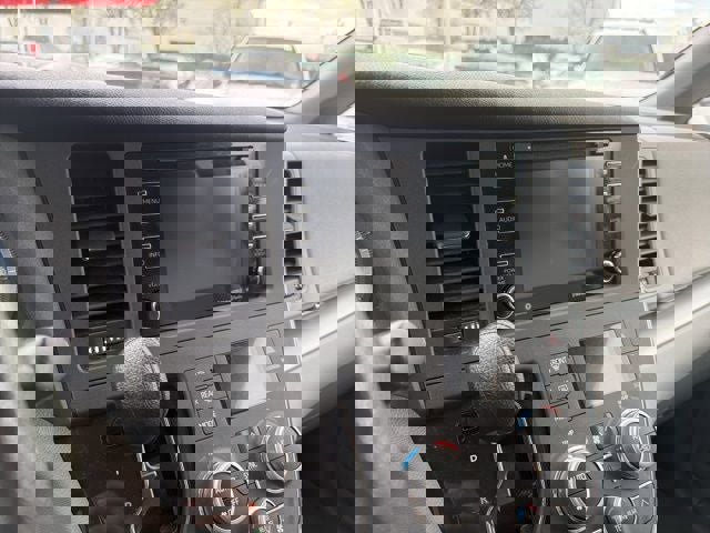 Used 2018 Toyota Sienna LE FWD image 19