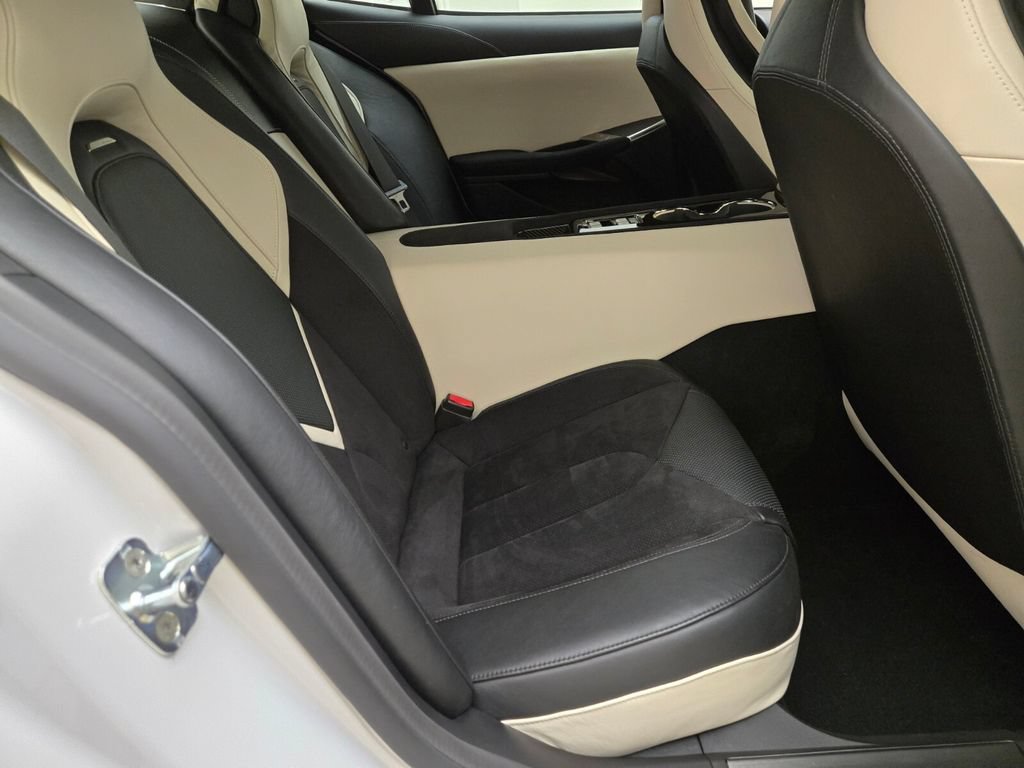 Used 2025 Karma Revero Luxury RWD image 24