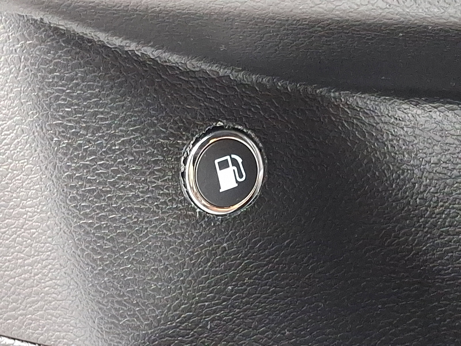 Used 2023 Chrysler 300 Touring w/ Sport Appearance Package image 26