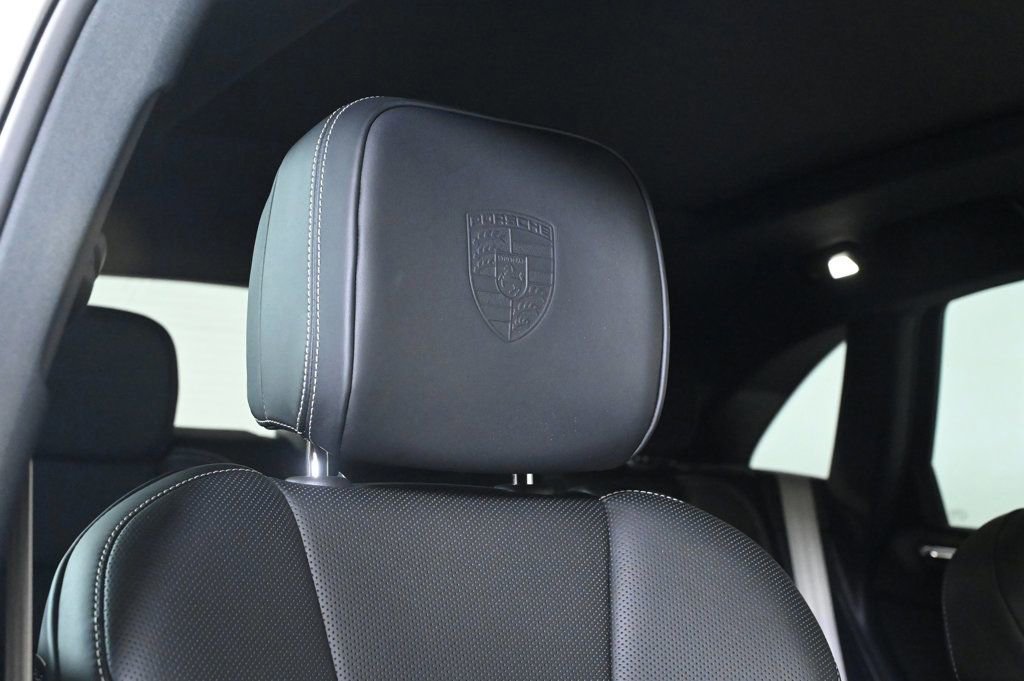 Certified 2026 Porsche Macan S image 27