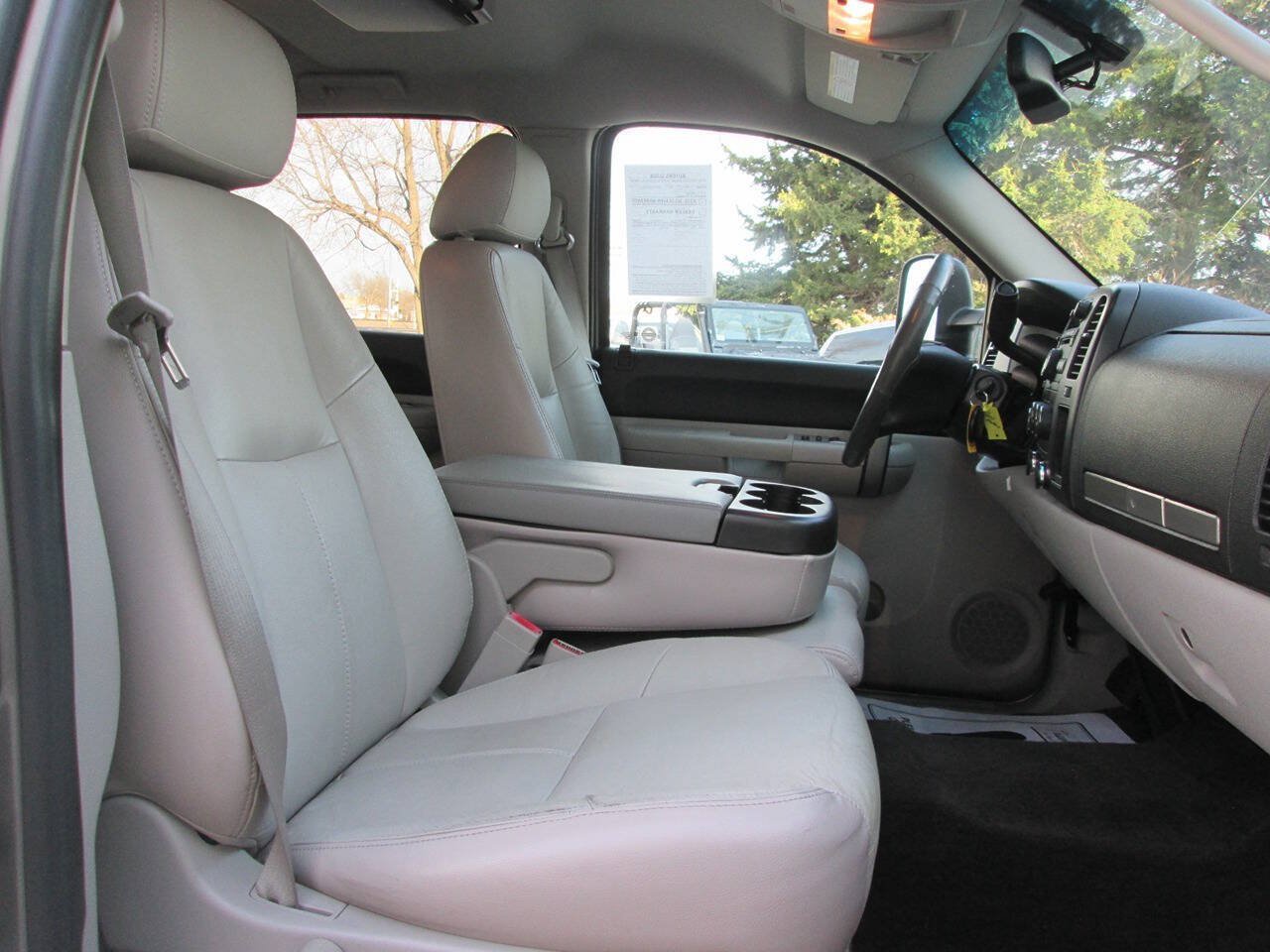 Used 2008 Chevrolet Silverado 2500 LT w/ Safety Package AWD/4WD image 11
