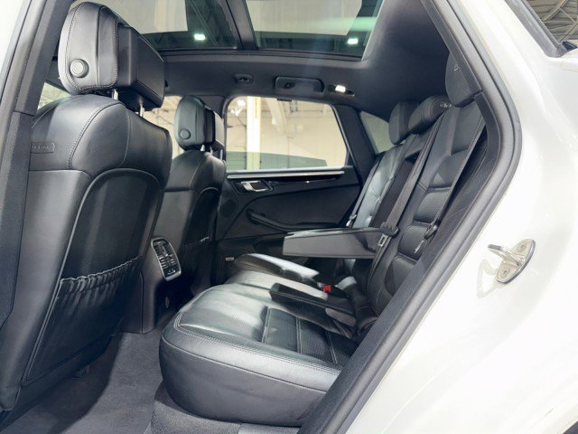 Used 2018 Porsche Macan GTS image 13