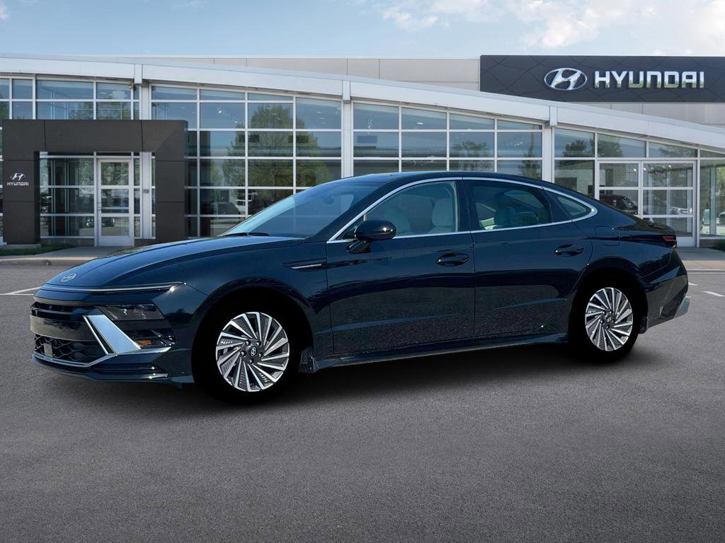 Used 2025 Hyundai Sonata SEL image 2