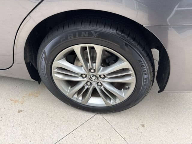 Used 2017 Toyota Camry SE FWD image 11