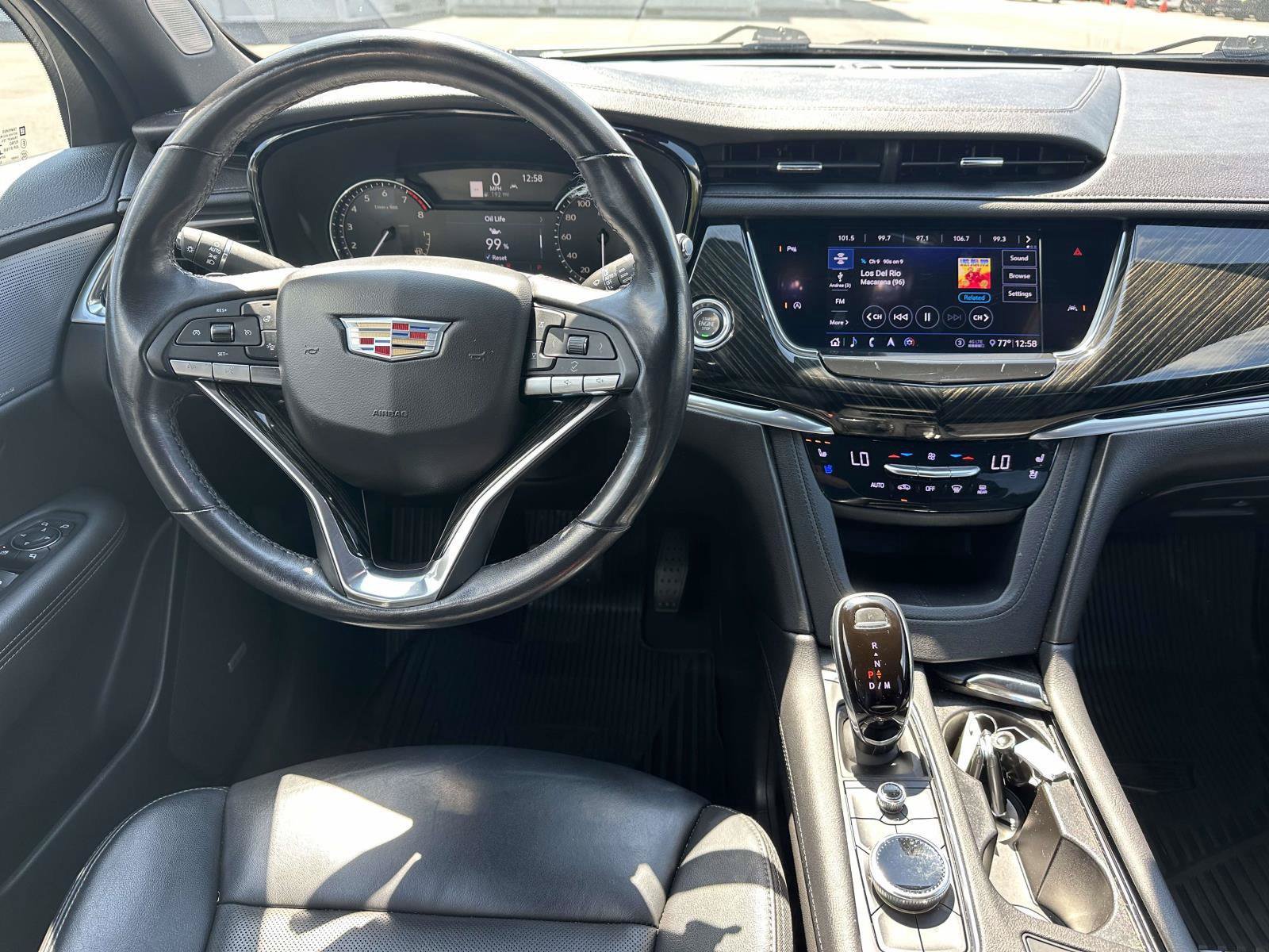 Used 2020 Cadillac XT6 Premium Luxury FWD image 11
