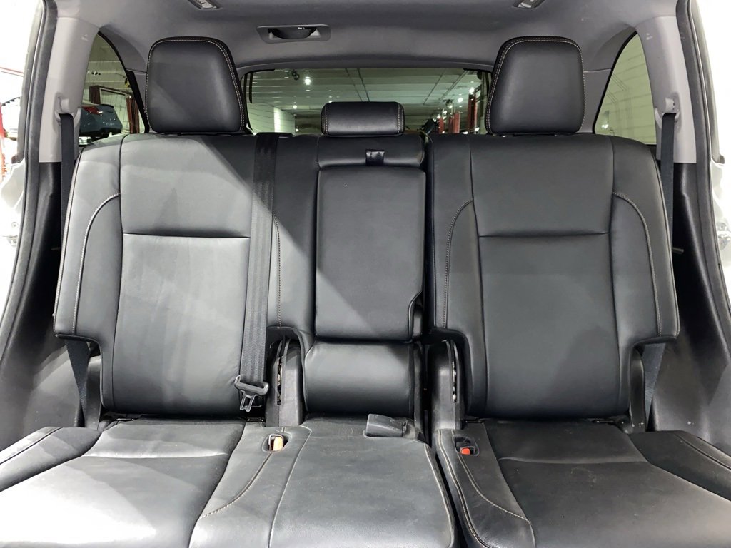 Used 2017 Toyota Highlander XLE image 13