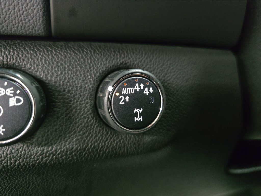 Used 2021 Chevrolet Colorado Z71 w/ Safety Package AWD/4WD image 23