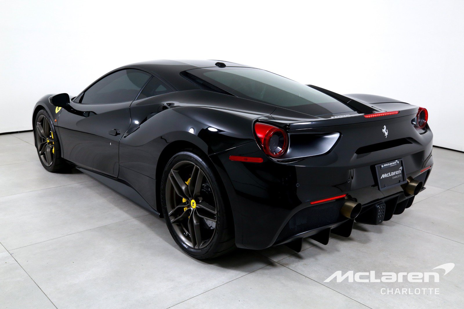 Used 2017 Ferrari 488 GTB RWD image 6