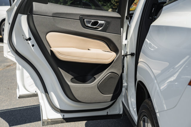 Certified 2026 Volvo XC60 B5 Plus AWD/4WD image 38