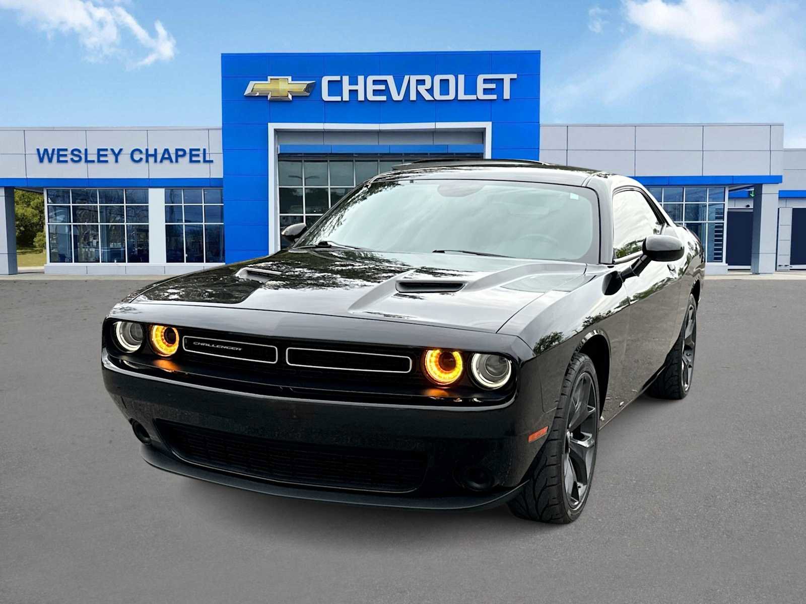 Used 2023 Dodge Challenger SXT RWD image 1
