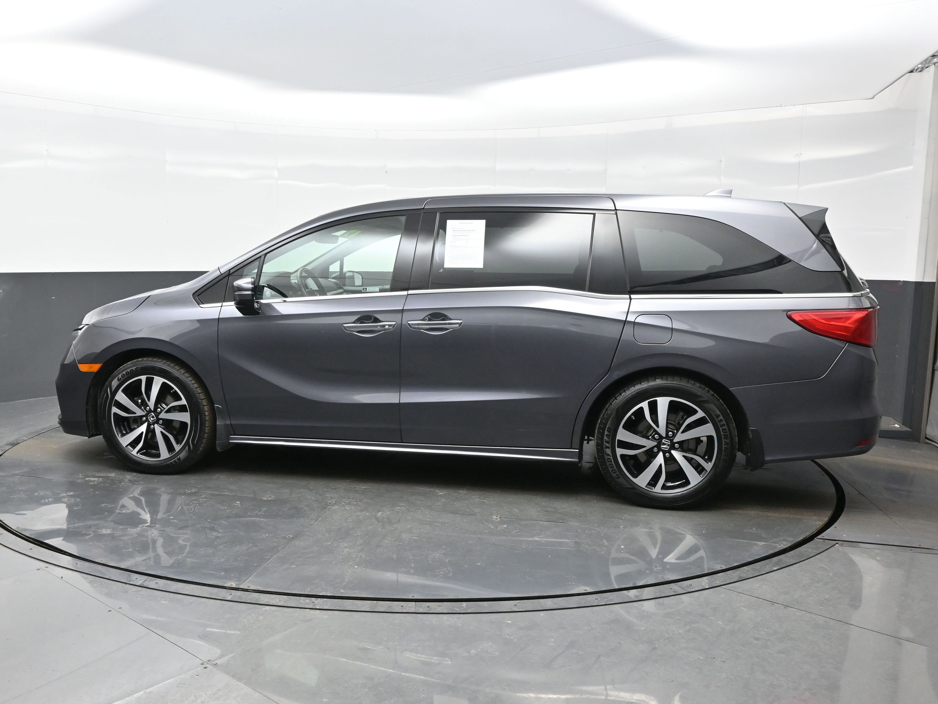 Used 2019 Honda Odyssey Elite image 3