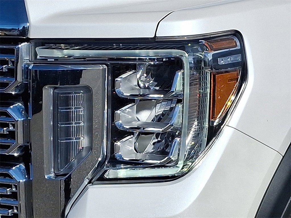 Used 2021 GMC Sierra 3500 Denali w/ Denali Ultimate Package image 9