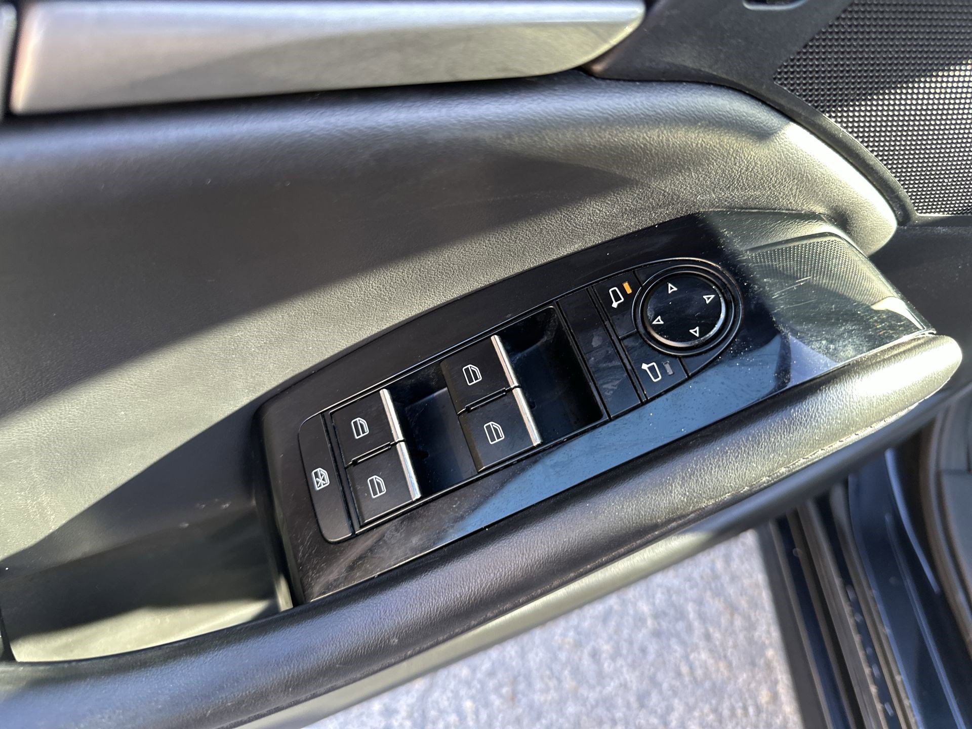 Used 2024 MAZDA MAZDA3 s FWD image 15