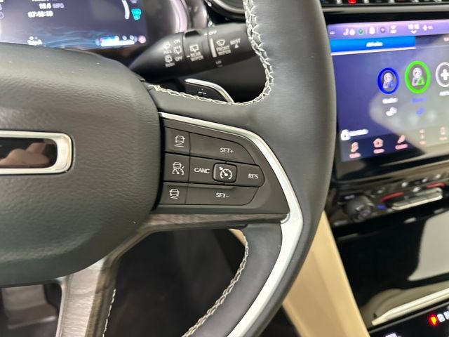 Used 2023 Jeep Grand Cherokee 4WD 4xe w/ Luxury Tech Group II image 16