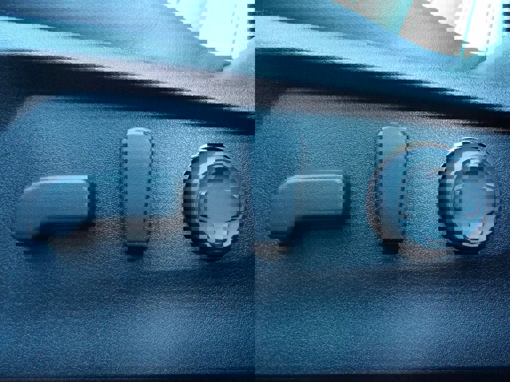 Used 2025 Subaru Ascent Limited w/ Popular Package #2 image 18