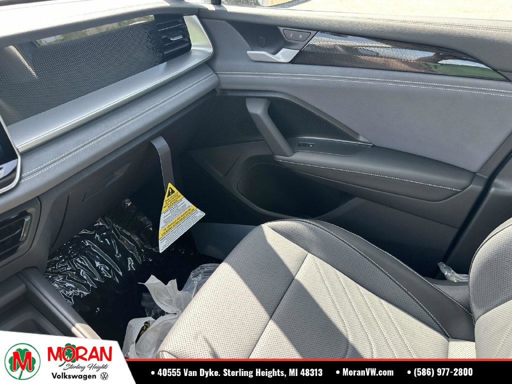 Used 2026 Volkswagen Tiguan SE AWD/4WD image 26