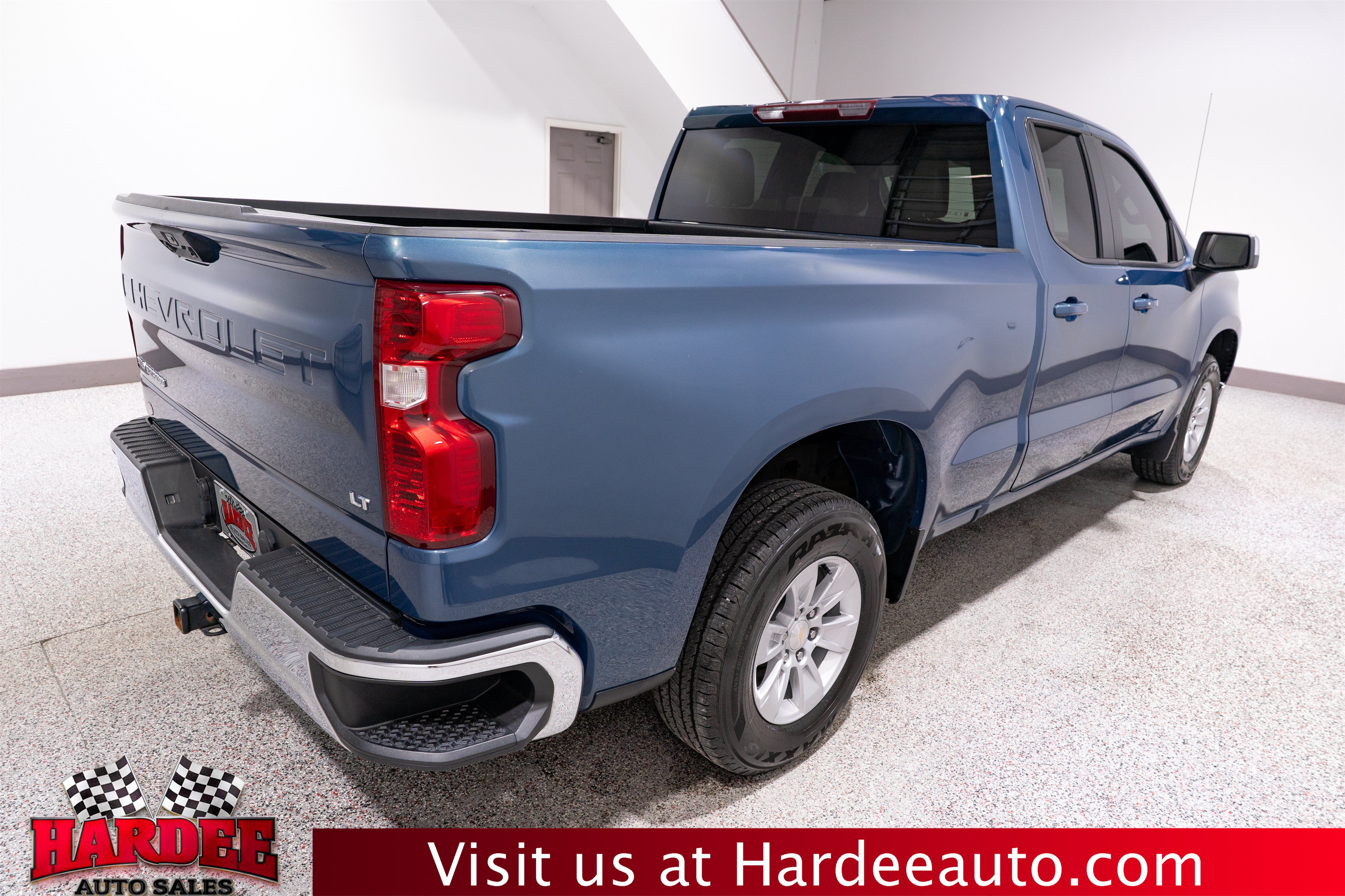 Used 2024 Chevrolet Silverado 1500 LT RWD image 5