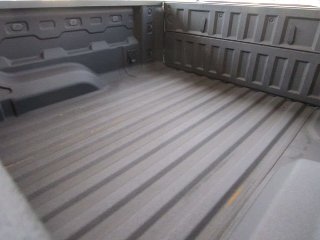 Used 2024 GMC Canyon Denali AWD/4WD image 19