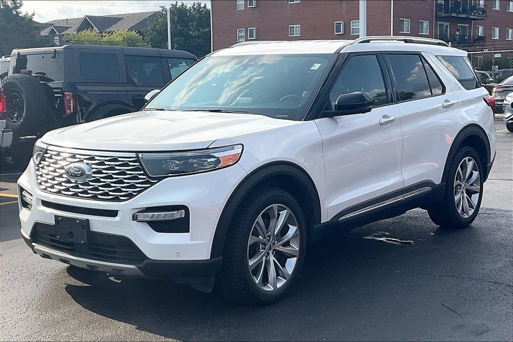 Certified 2023 Ford Explorer Platinum w/ Technology Package AWD/4WD image 11