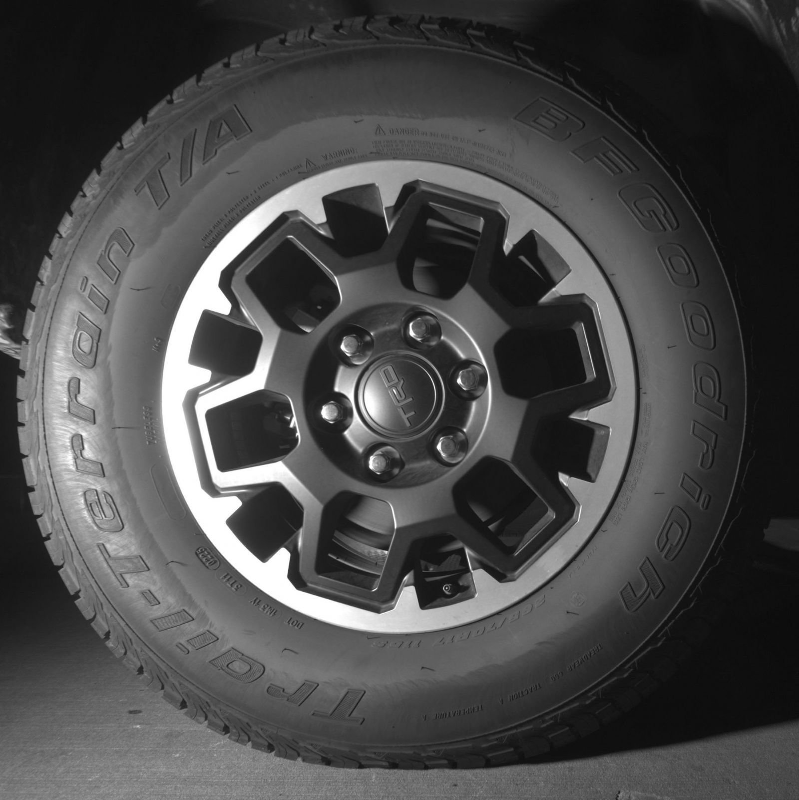 Used 2025 Toyota Tacoma TRD Off-Road AWD/4WD image 18