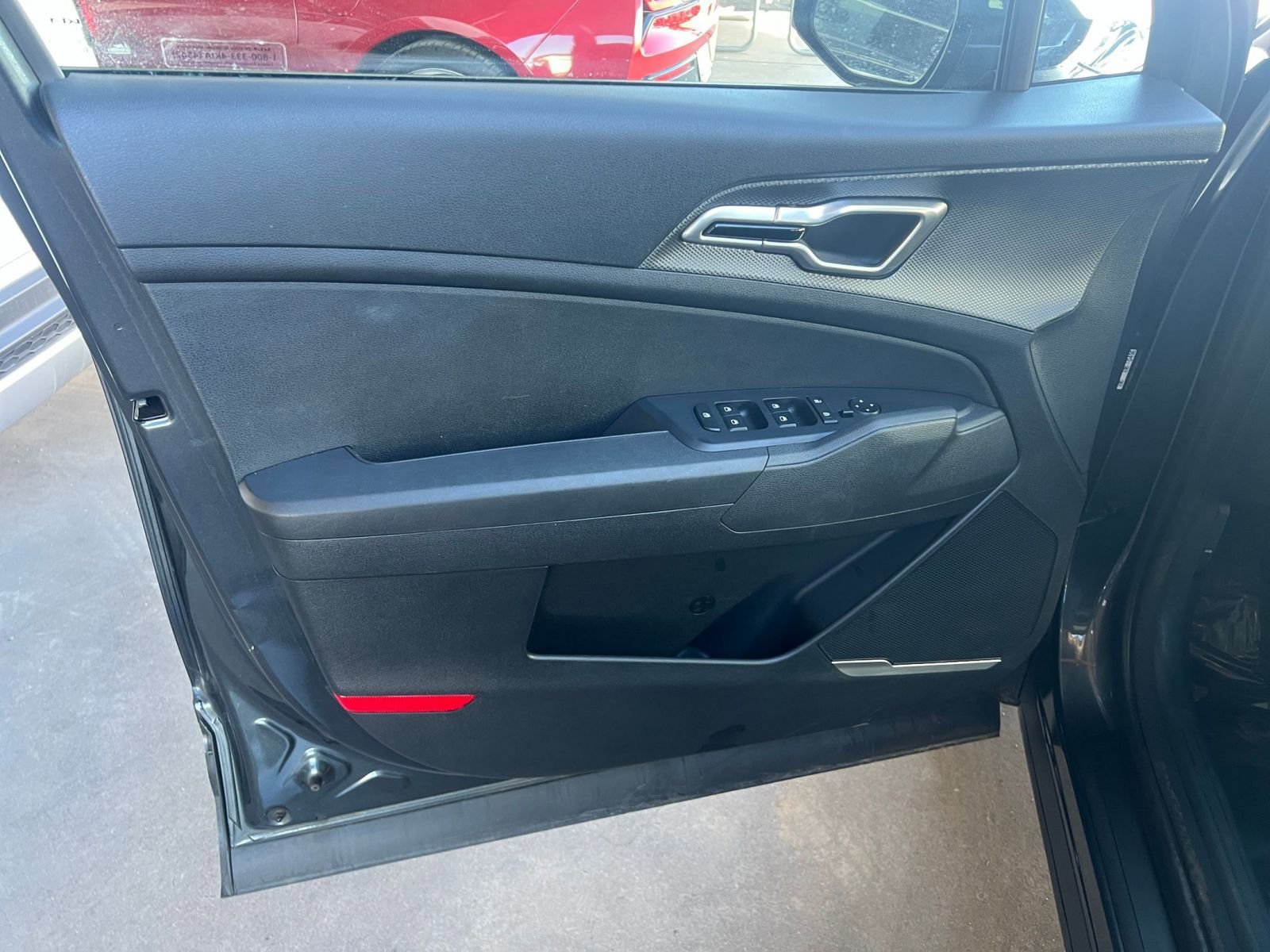 Used 2025 Kia Sportage LX FWD image 18